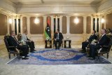 Al-Mnifi accredits a number of ambassadors to Libya.