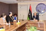 Al-Lafi and the UN envoy to Libya discuss efforts to resolve the Libyan crisis and restore (…)