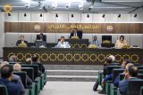 The House of Representatives suspends its session until tomorrow, Tuesday.