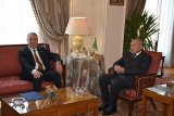 Aboul Gheit discusses with Al-Baour the situation in Libya and regional and international (…)