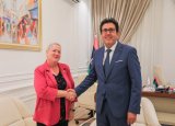 The Director of the Protocol Department at the Ministry of Foreign Affairs meets with the (…)
