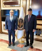 Al-Sour meets with Berndt.
