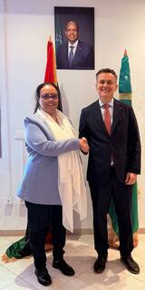 French Ambassador meets with the Special Representative of the Chairperson of the AU Commission&nbsp;(…)